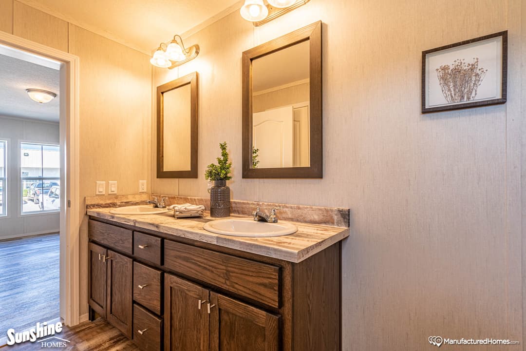 Arc3260-9000 bathroom home features