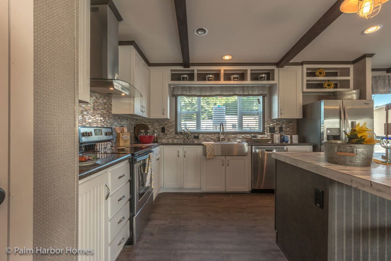 Carrington 30744c kitchen home features