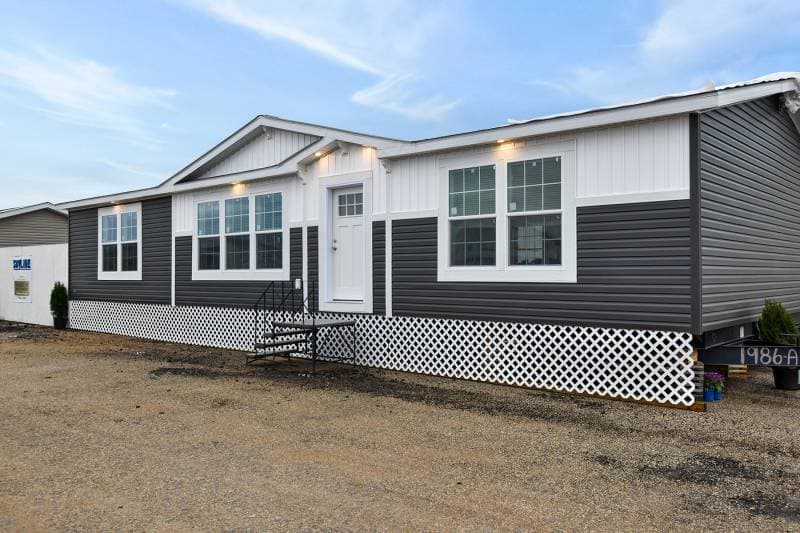 Skyliner ii hero and exterior home features