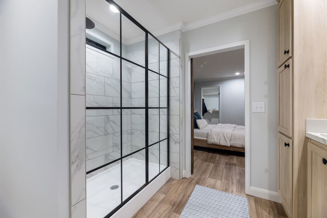 Pegasus 28483h bathroom home features