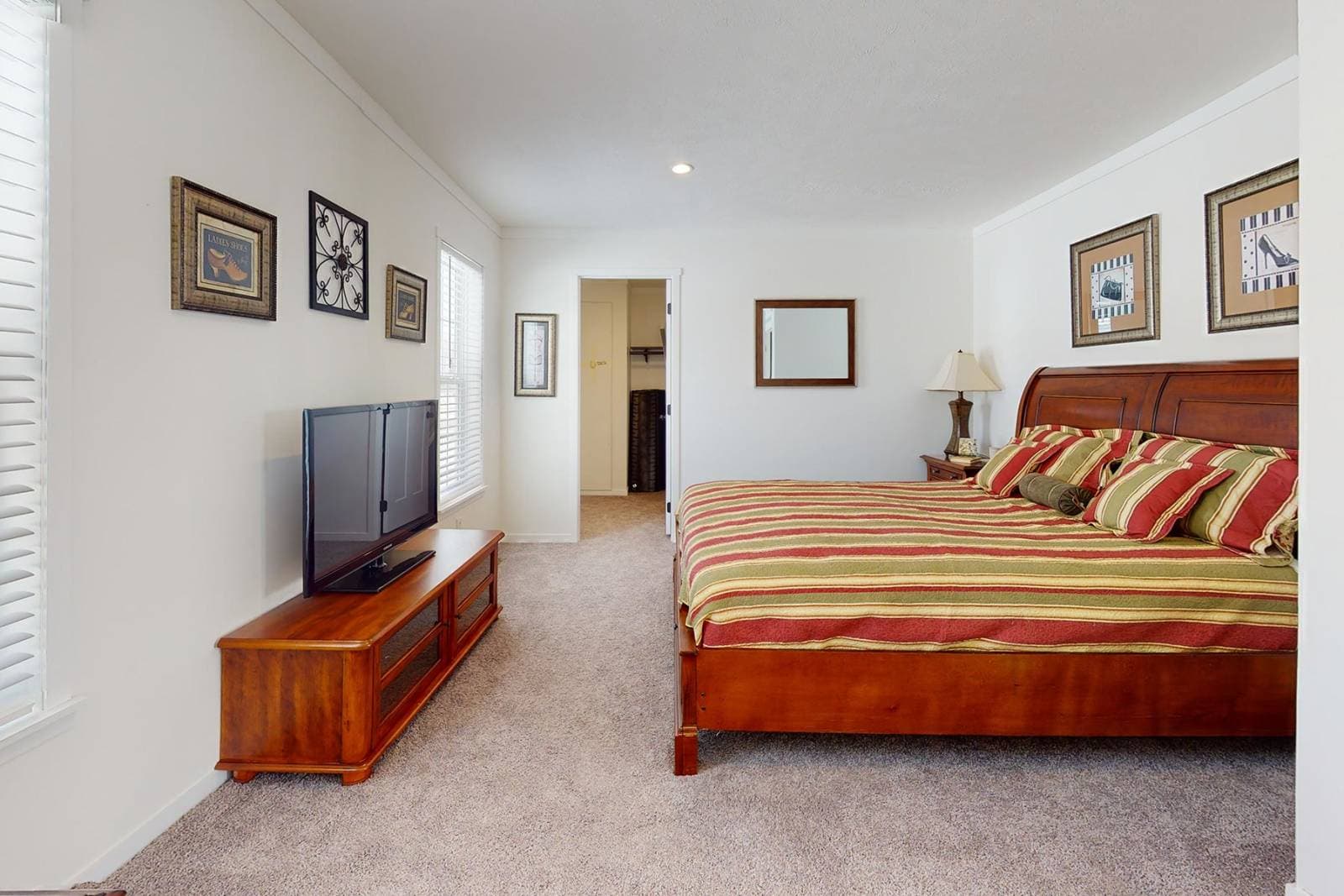 East point - intrigue bedroom home features