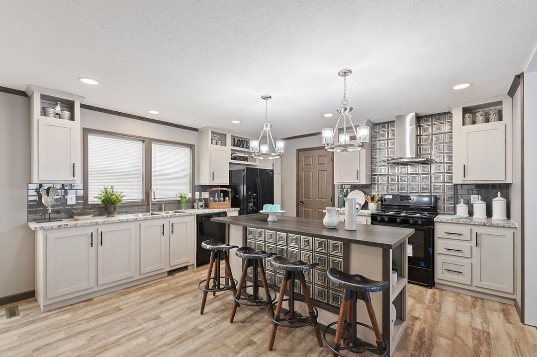 The winchester 184021 kitchen home features