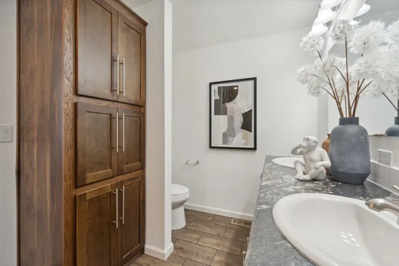 Pika bathroom home features