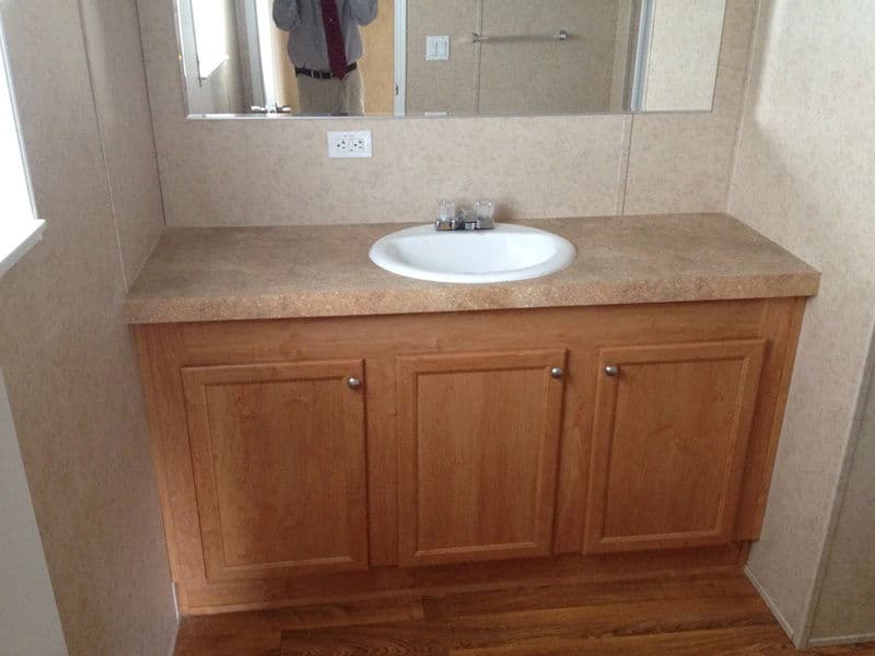 Zack 2840 bathroom home features