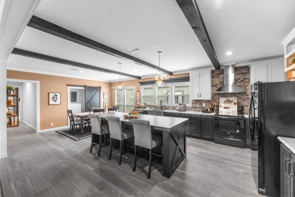 Apex 32763x kitchen home features