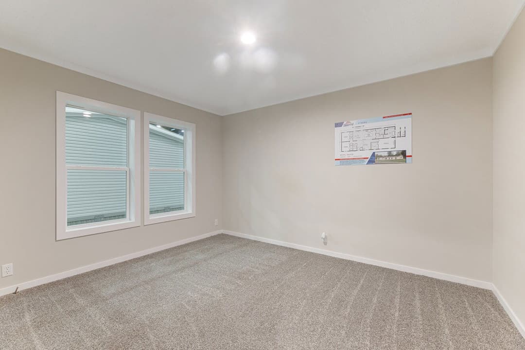 Stratos 28643b bedroom home features