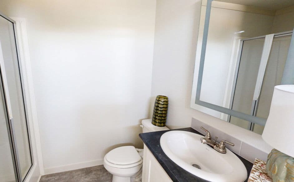 Tiffany j76k bathroom home features