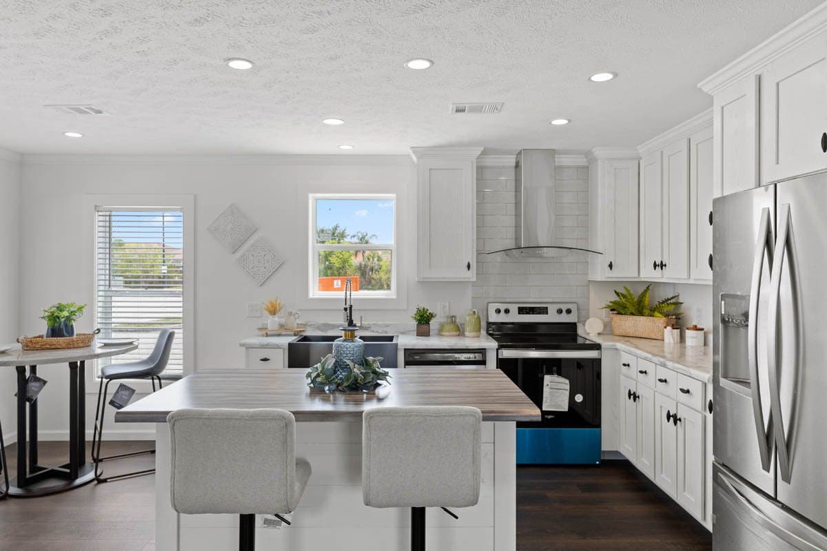 Venice kitchen home features