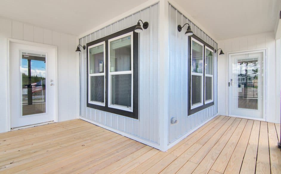 Pearl 6370 elevation and exterior home features