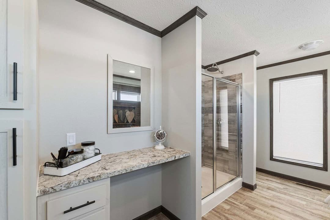 The winchester 184021 bathroom home features