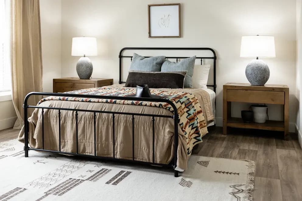 Shout bedroom home features