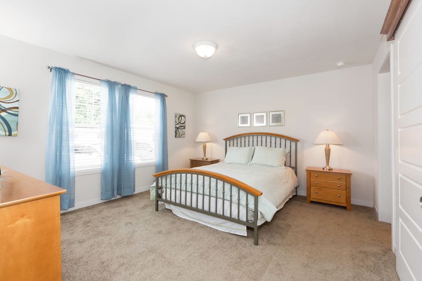 Elm st bedroom home features