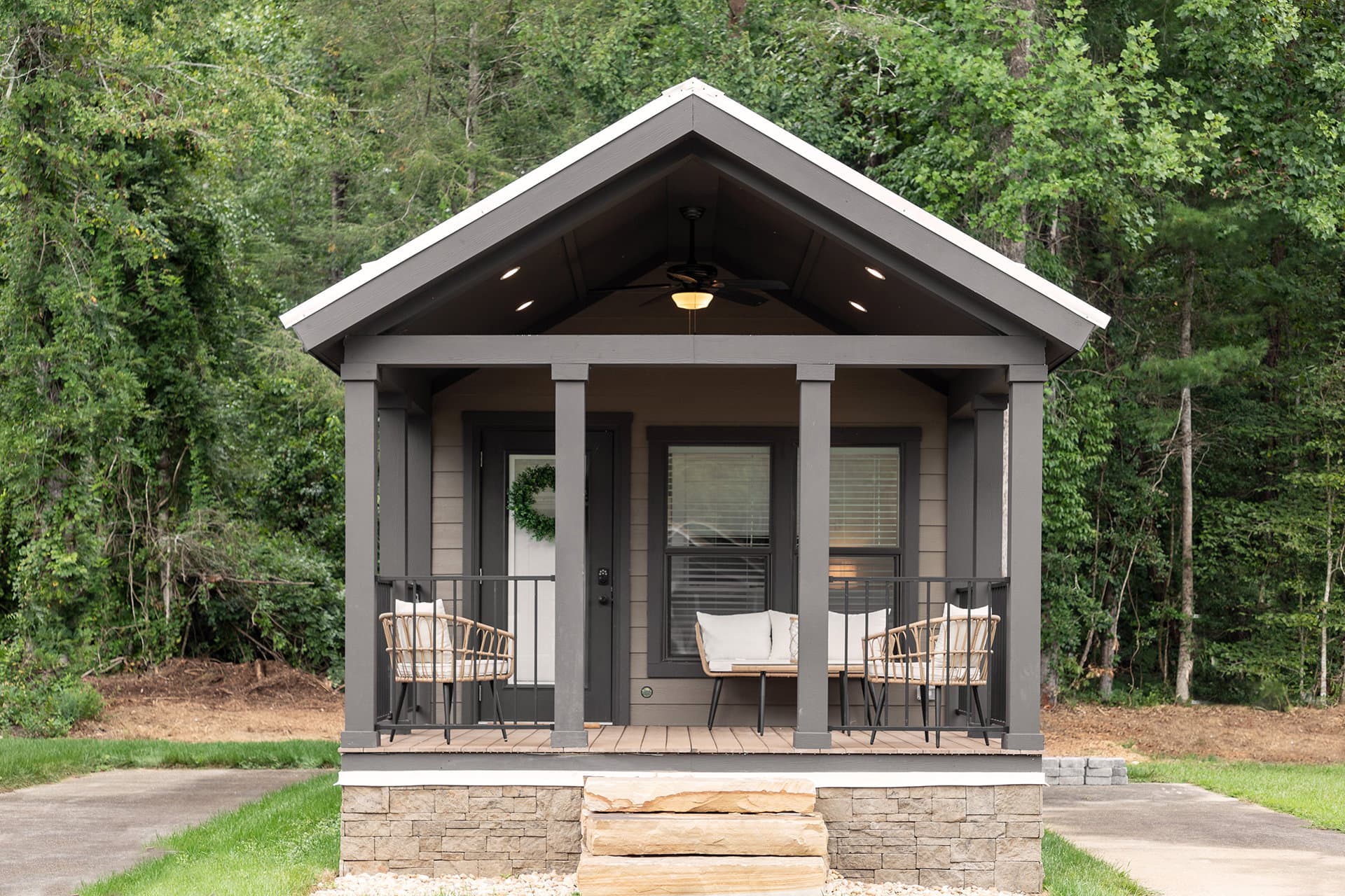 Cahaba elevation and exterior home features