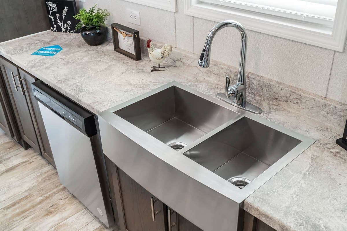 Nova kitchen home features