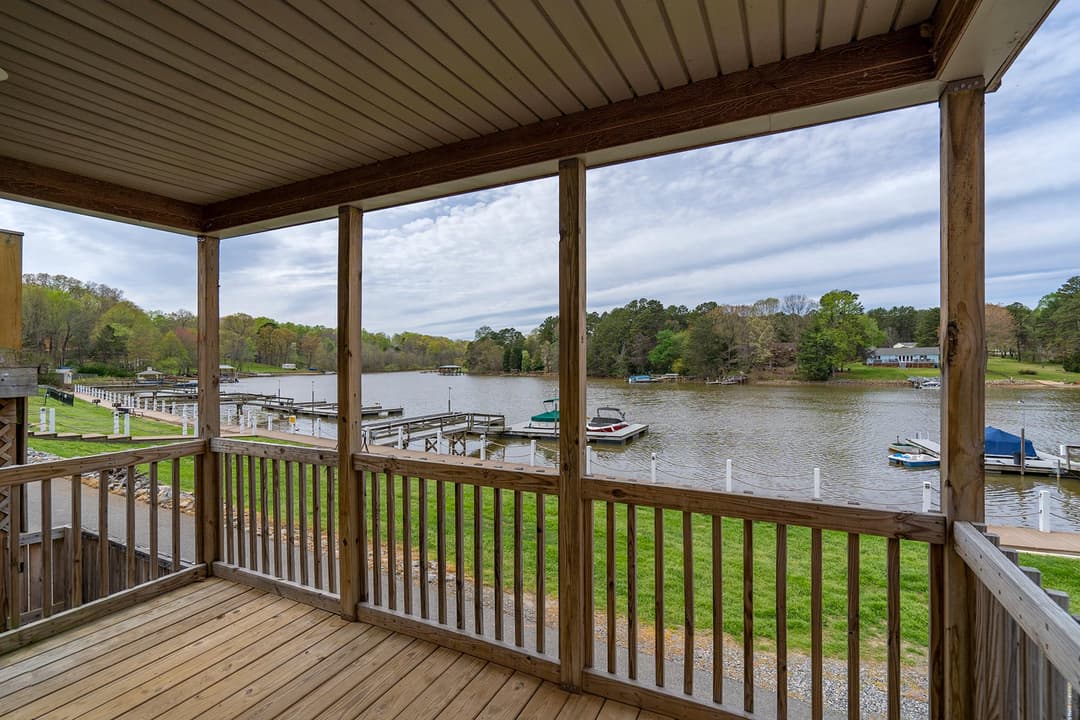 Shore park 4110b exterior home features
