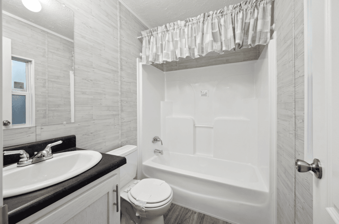 Md-116 lakeside bathroom home features