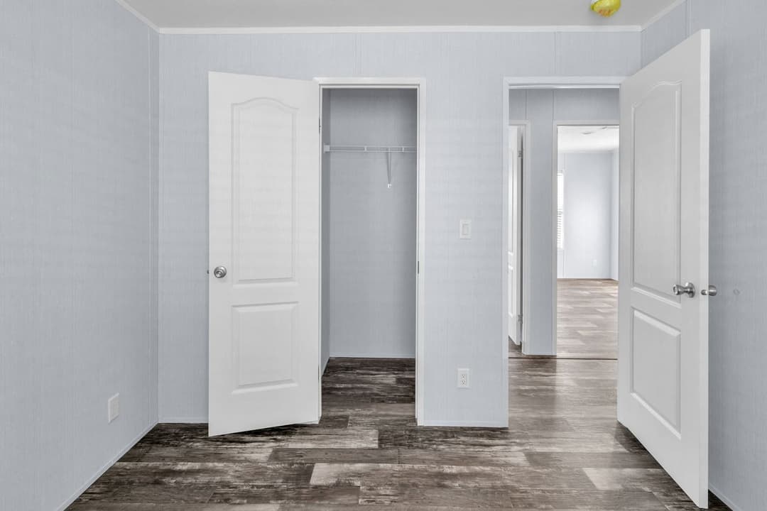 Valu 28563u interior home features