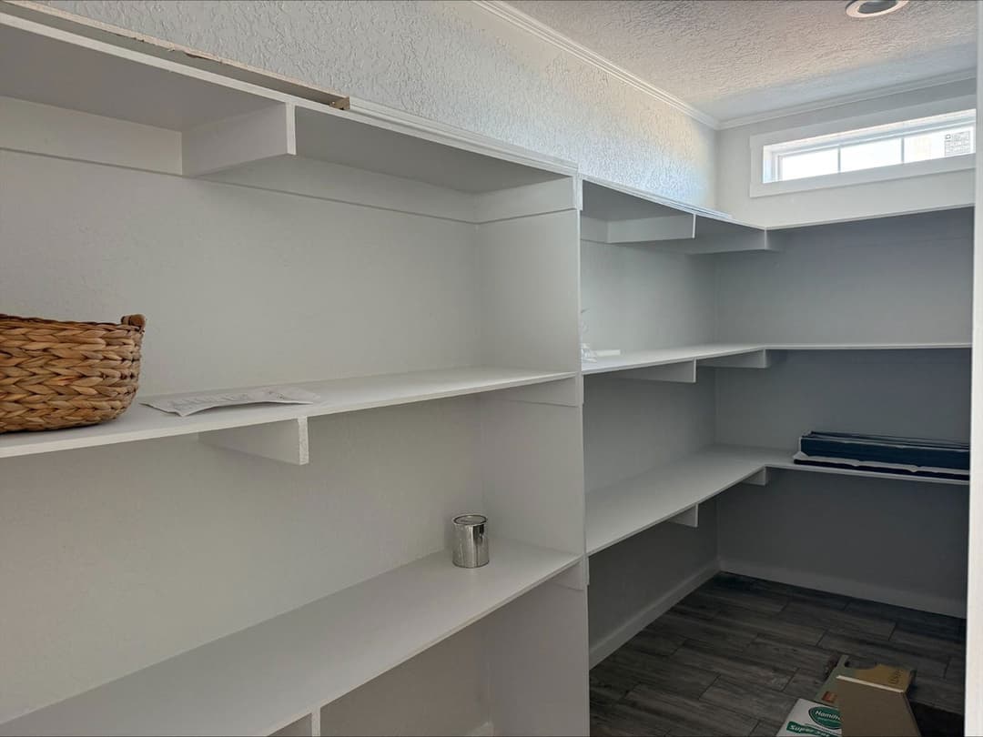 Emerald 28764a interior home features