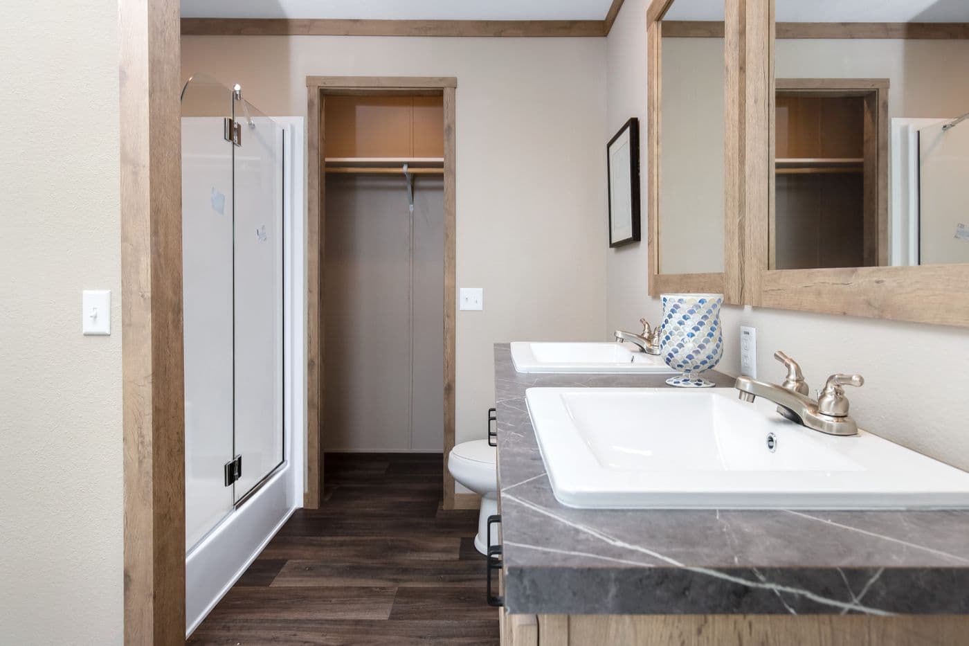 The annie bathroom home features