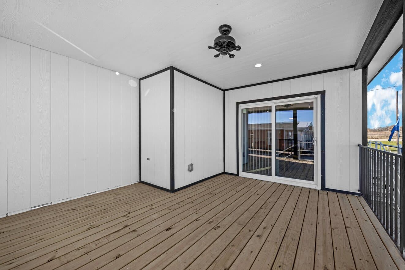 Sapphire 28663a interior home features