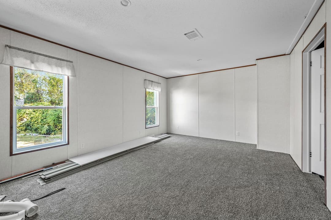 Mj bedroom home features