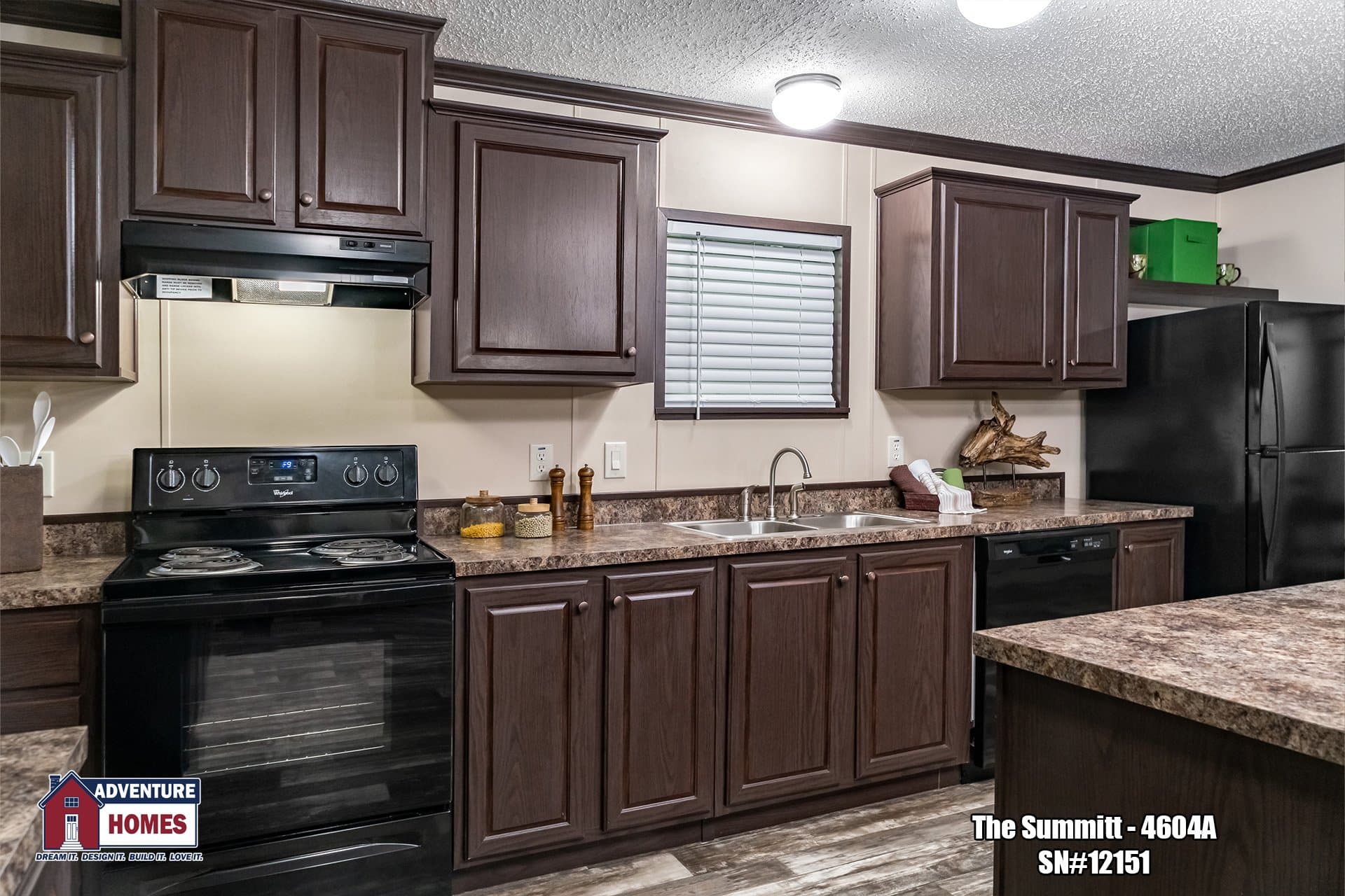 Summitt | 4604a kitchen home features