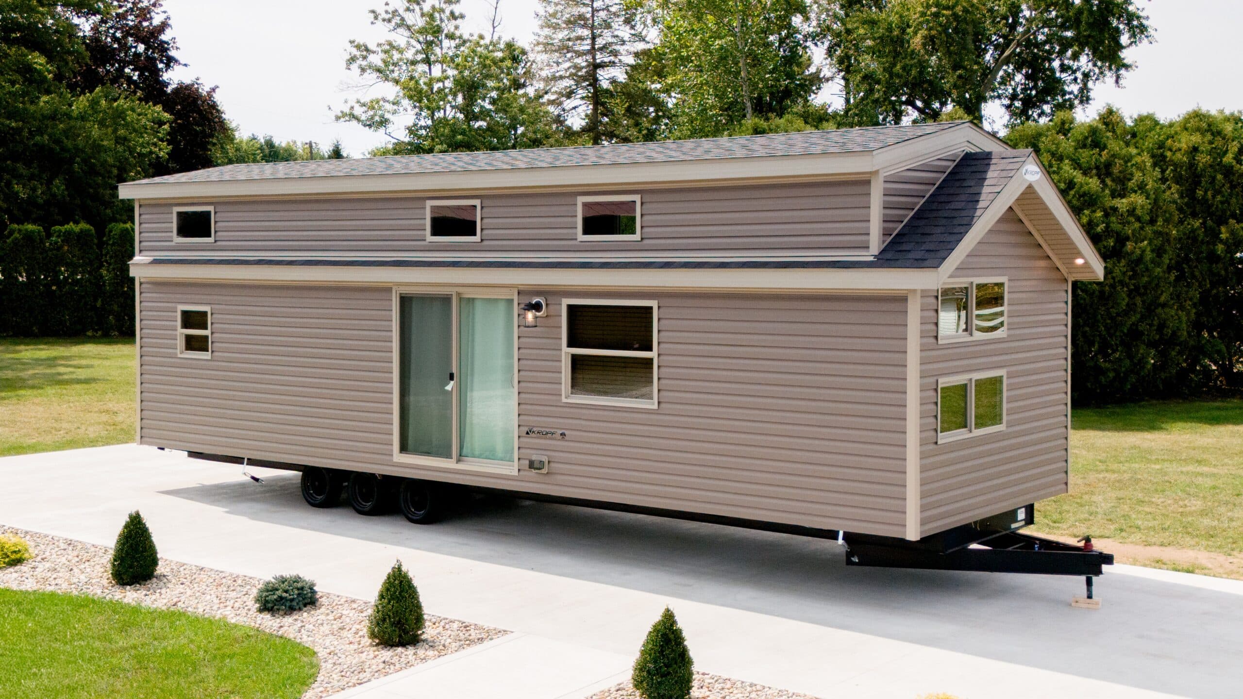 Lakeside 8180 hero, elevation, and exterior home features