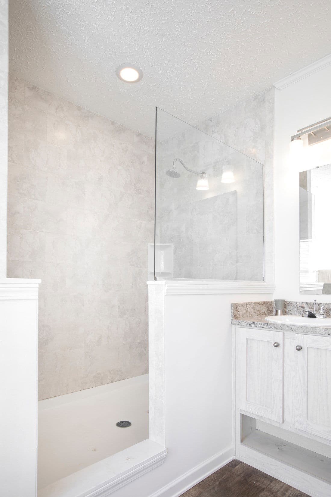 3558 jamestown bathroom home features