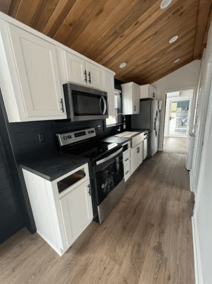 Redbird kitchen home features