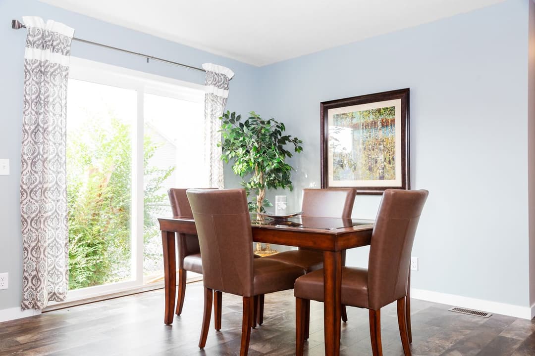 Elm st interior home features