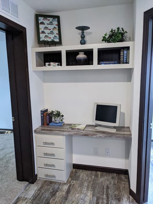 The tesla 184013 interior home features