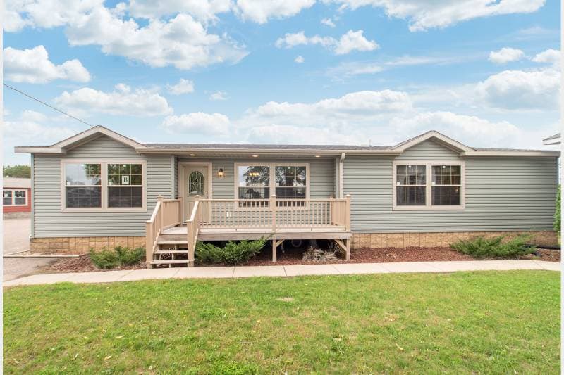 Lexington c208 hero and exterior home features