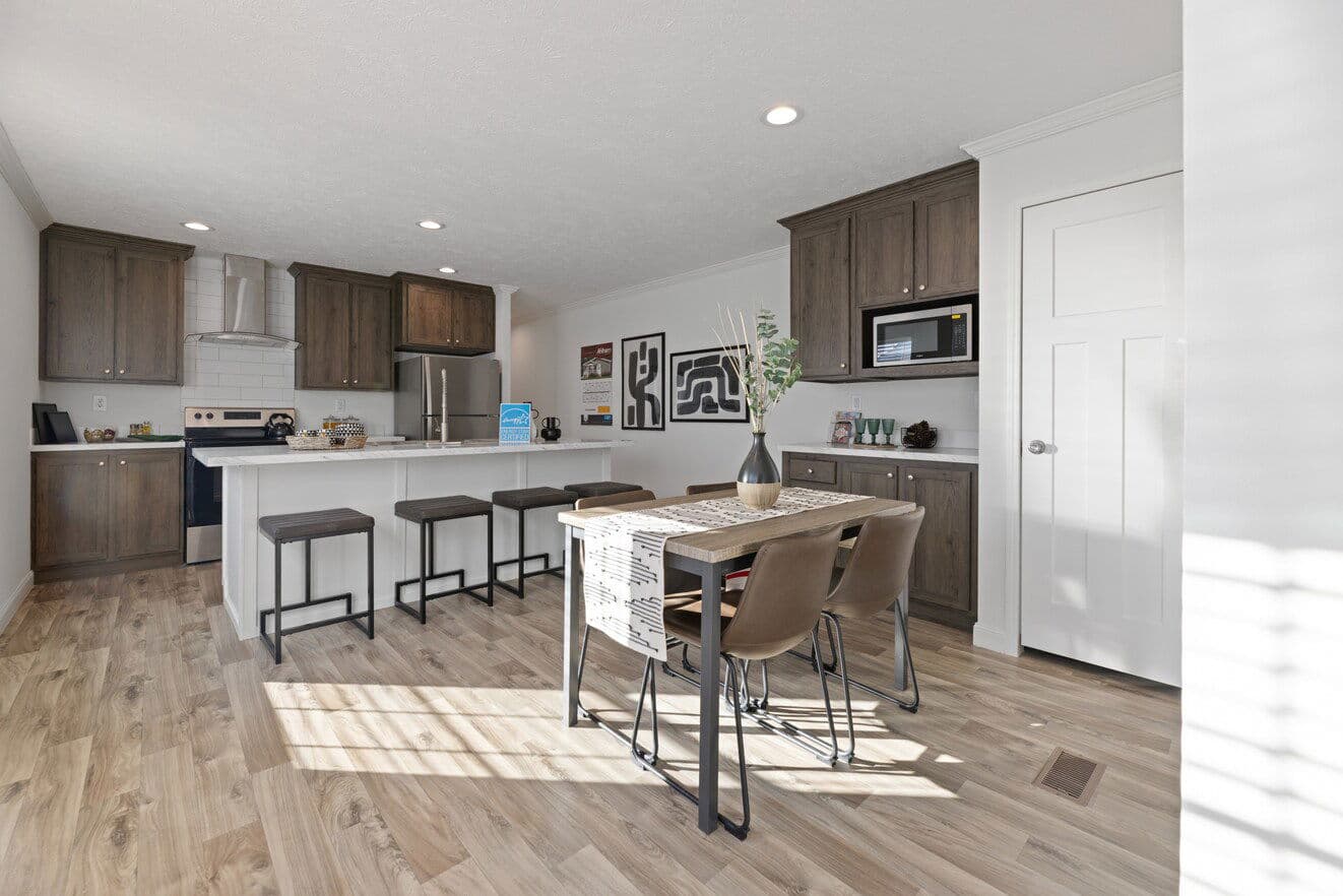 The sugar run duplex interior and kitchen home features