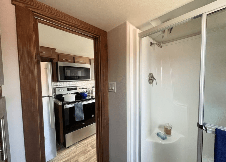 Bayside bathroom home features