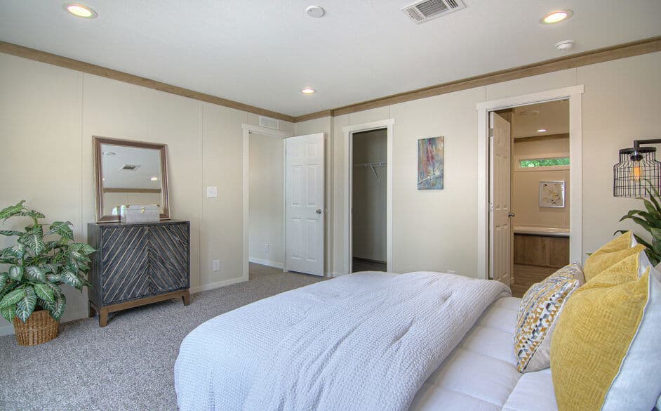 Corral 2354 bedroom home features