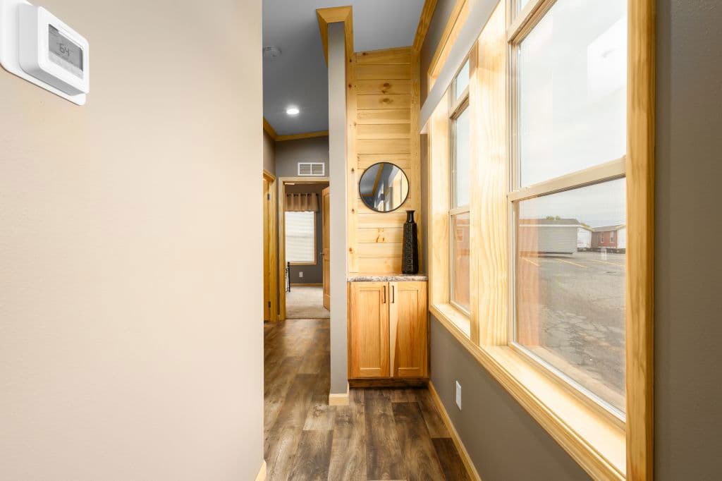 1w1908-v interior home features