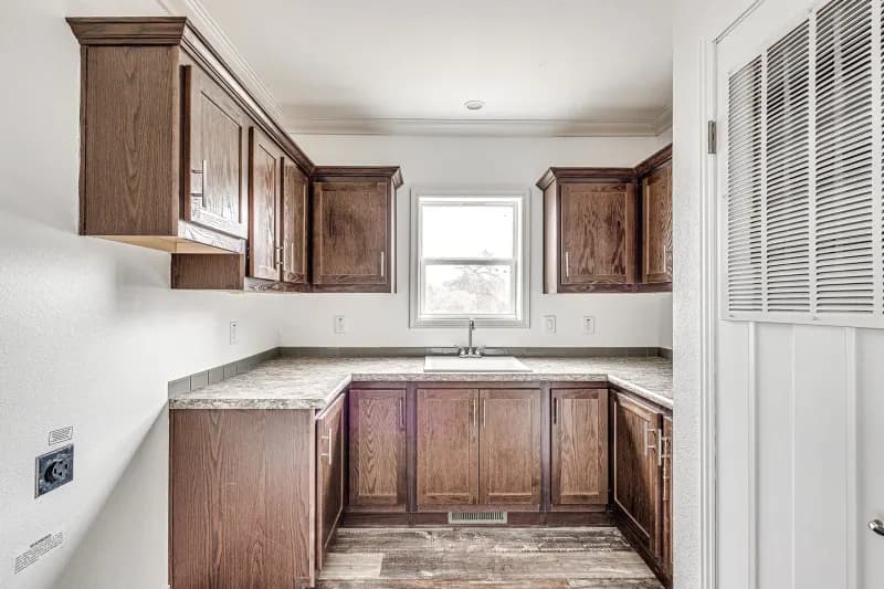 Skyliner 6380p interior home features