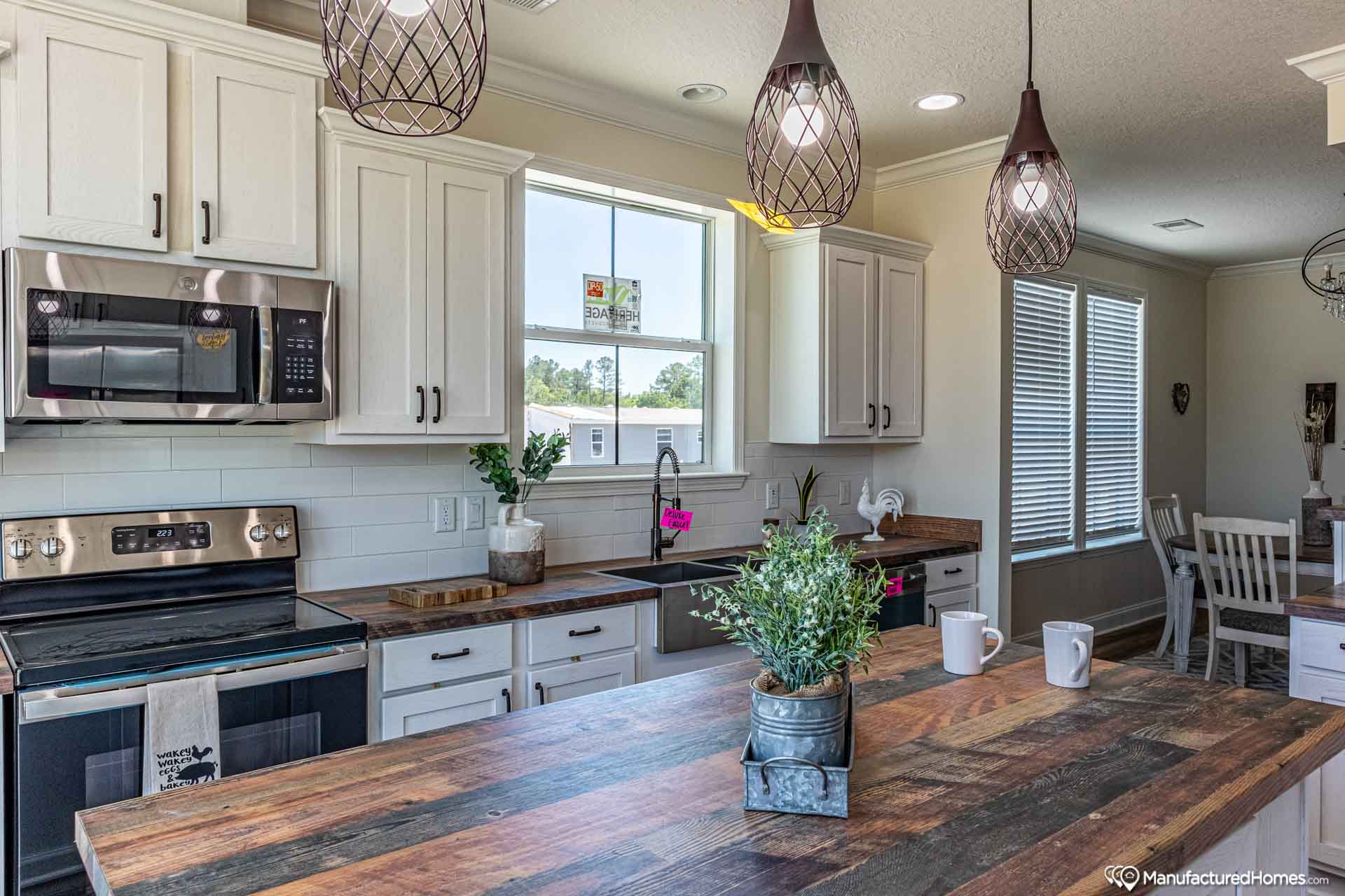 Azalea i kitchen home features