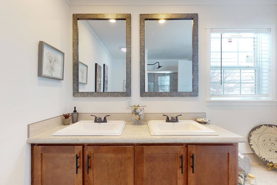 East point - intrigue bathroom home features