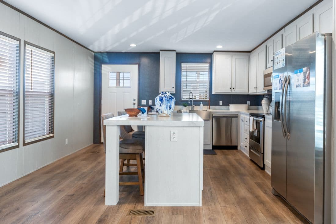 Retreat living 16682a kitchen home features
