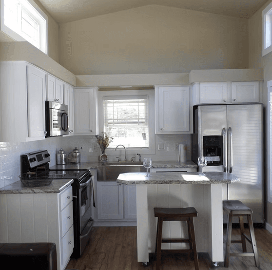 Meadow view kitchen home features