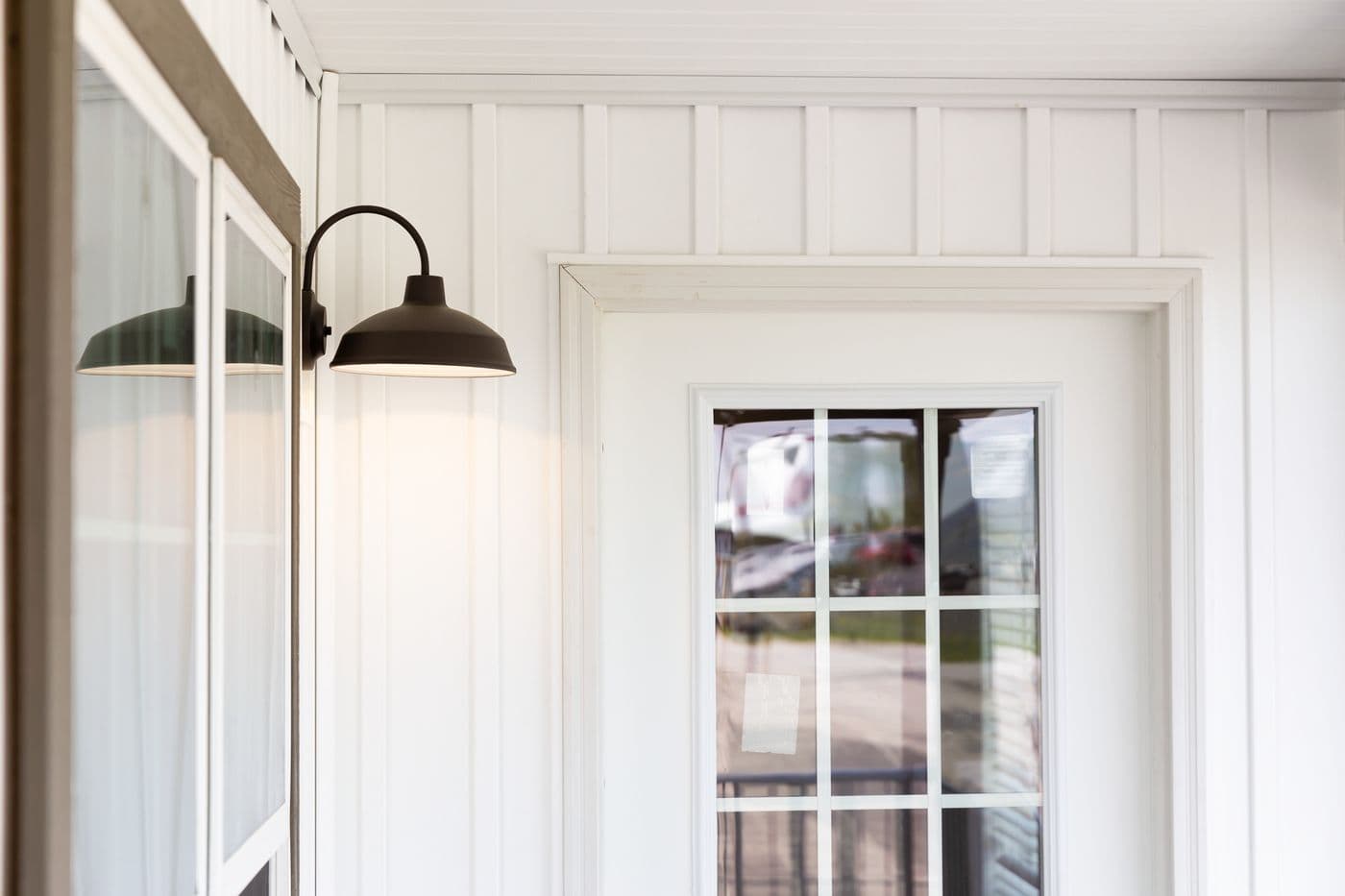 Southern charm 4br exterior home features