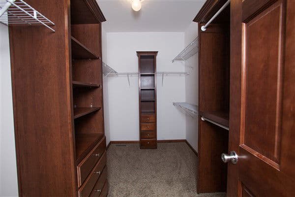 Lionel  home features