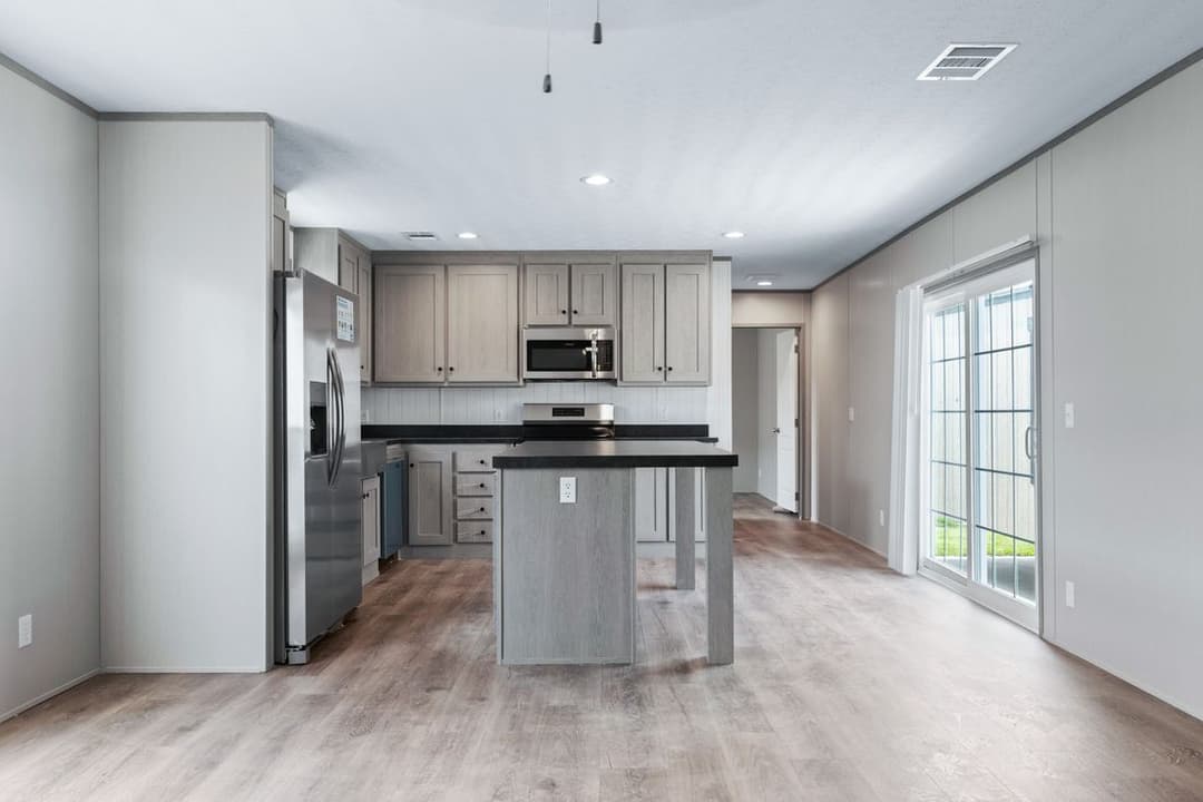 Resolution 16763h kitchen home features