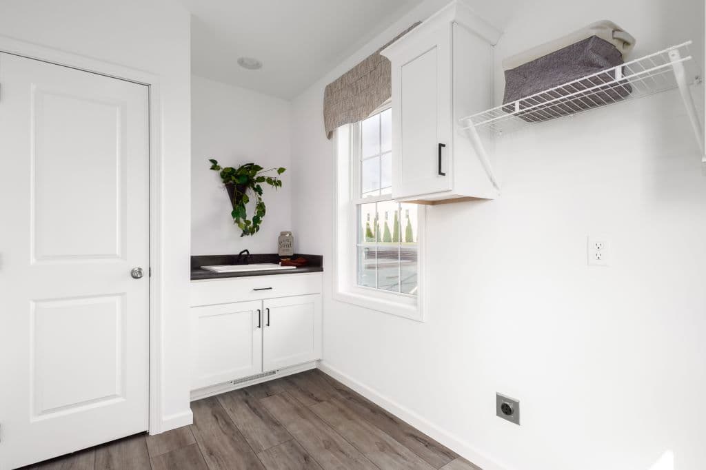 Ultra ranch 2p2409-x interior home features