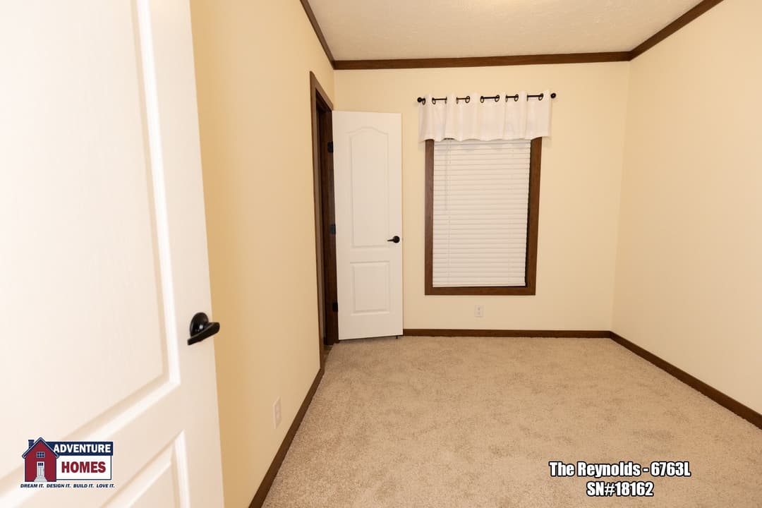 Reynolds | 6763l bedroom home features