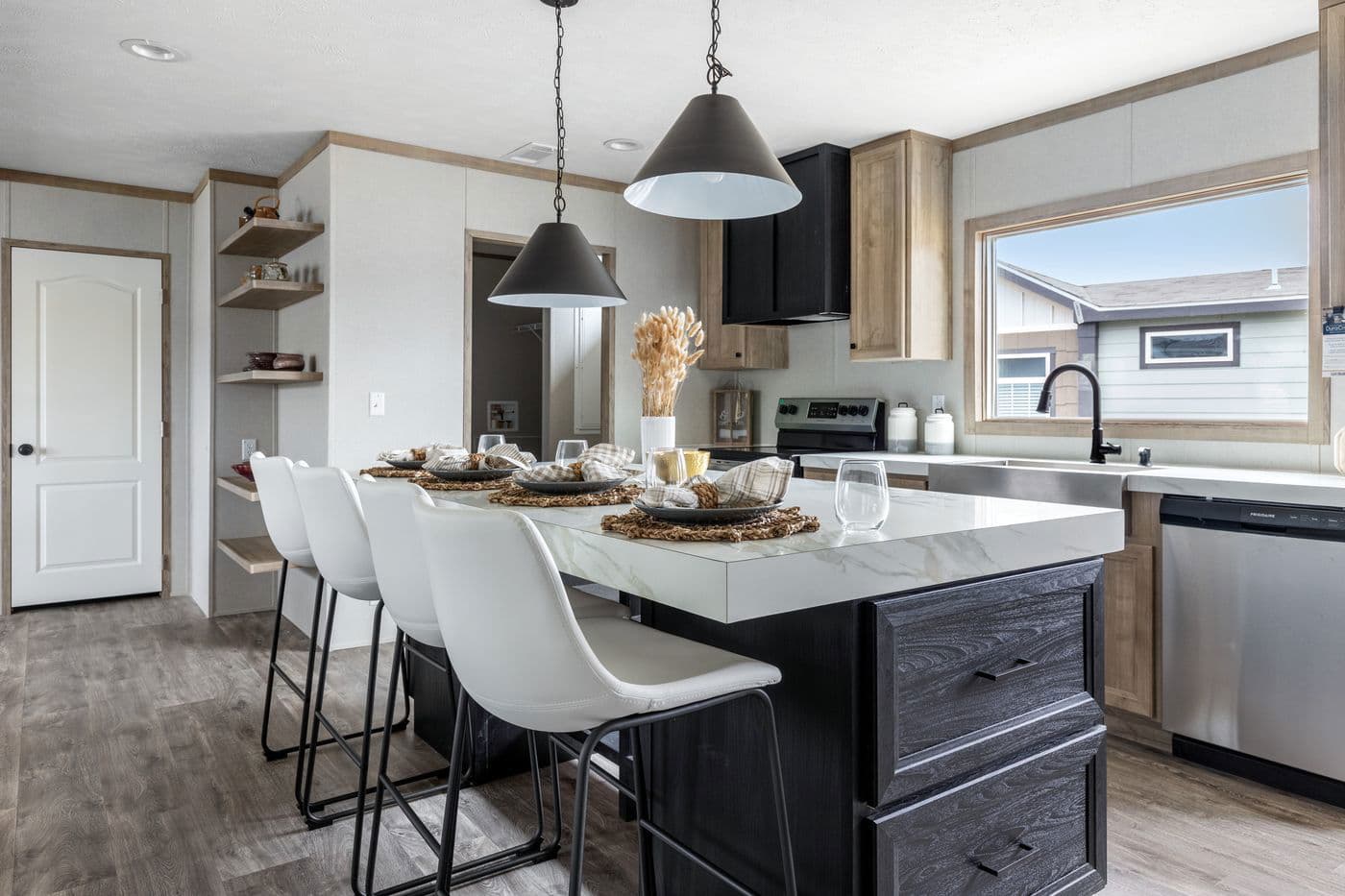 Sterling xl anniversary kitchen home features