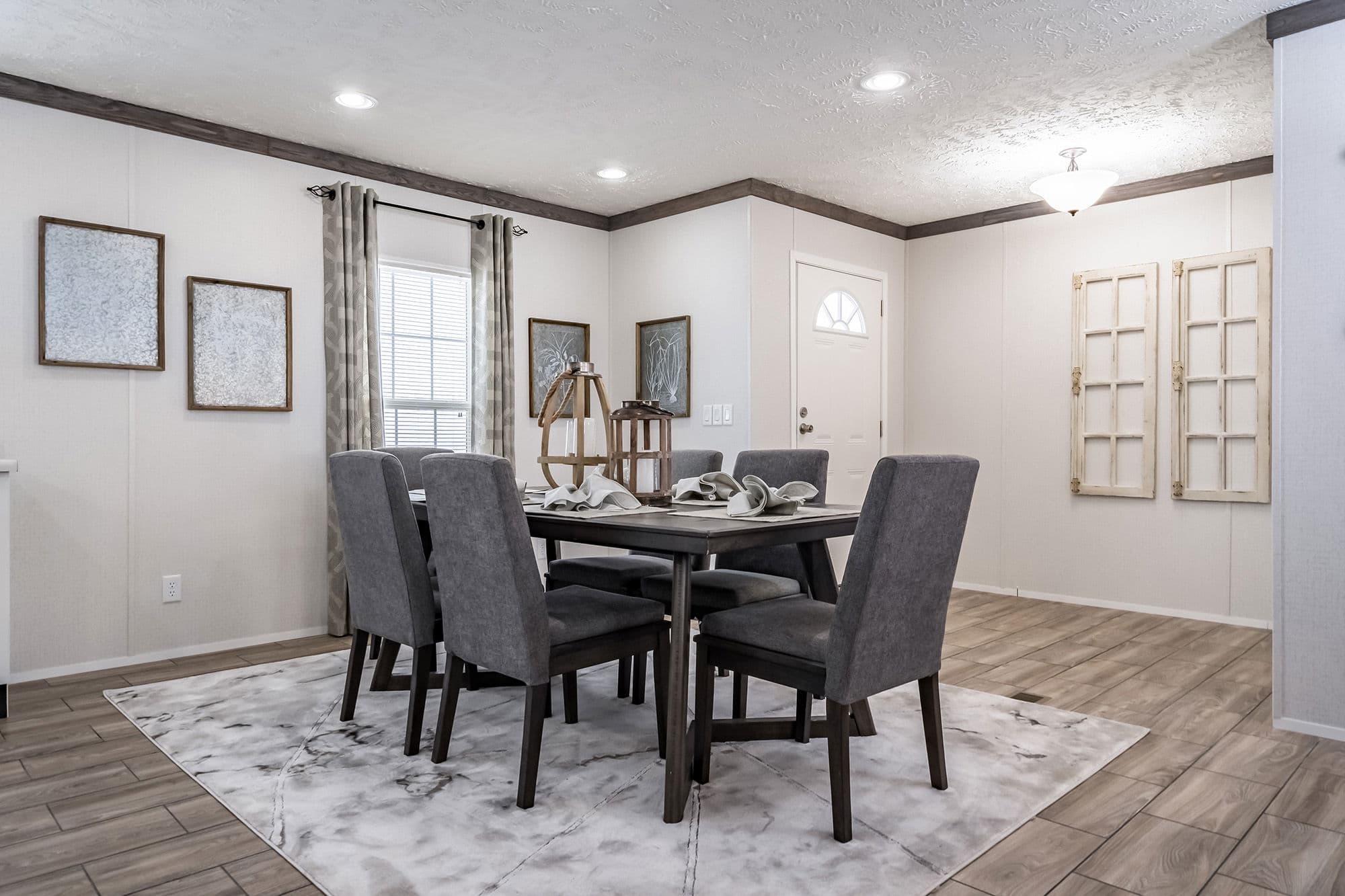 Md-40-32 interior home features