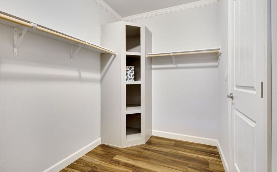 Haven 6368 interior home features