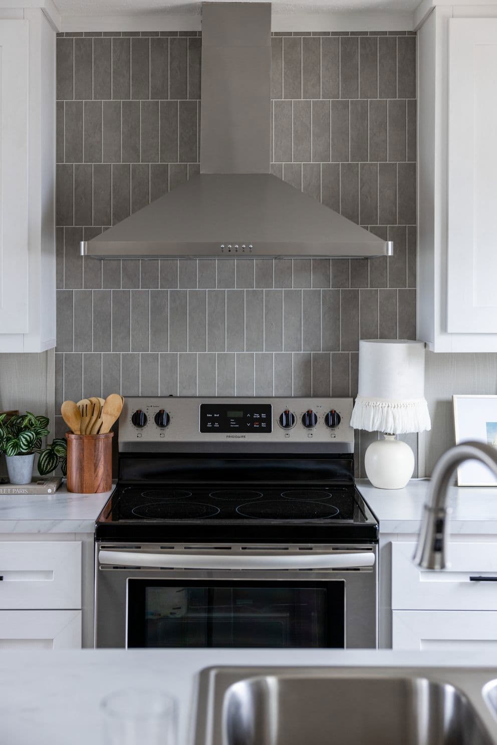 Magellan kitchen home features